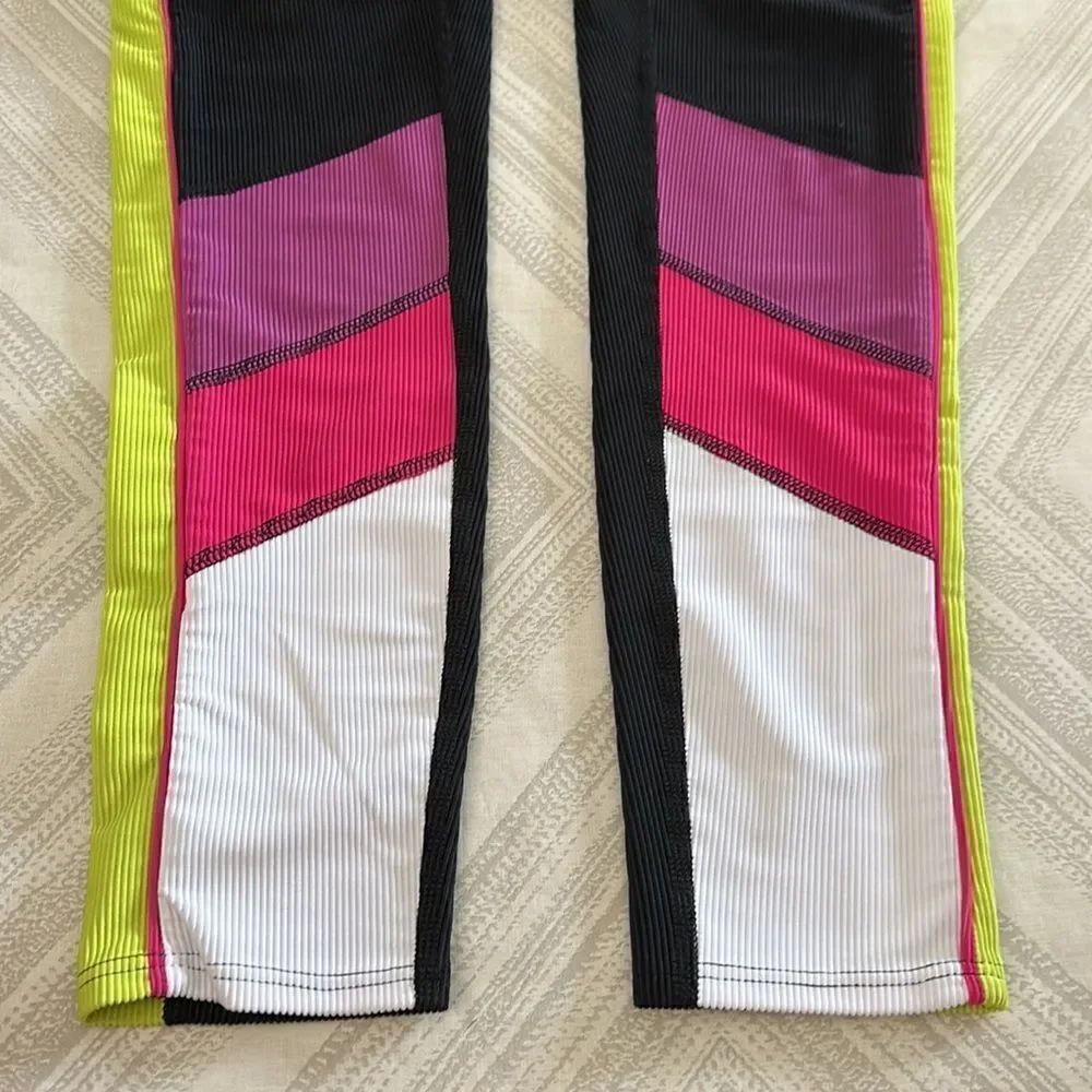 Beach Riot Women’s Black Ribbed with Color Block Leggings - Picture 2 of 5